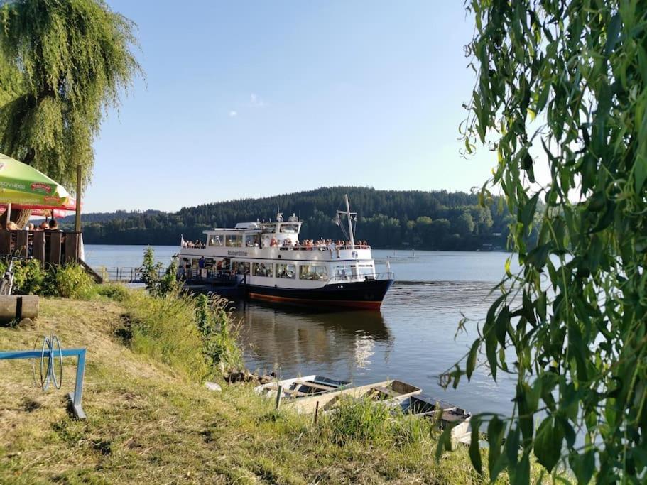 Apartman S Terasou A Vyhledem Na Jezero Lipno Kovářov Kültér fotó
