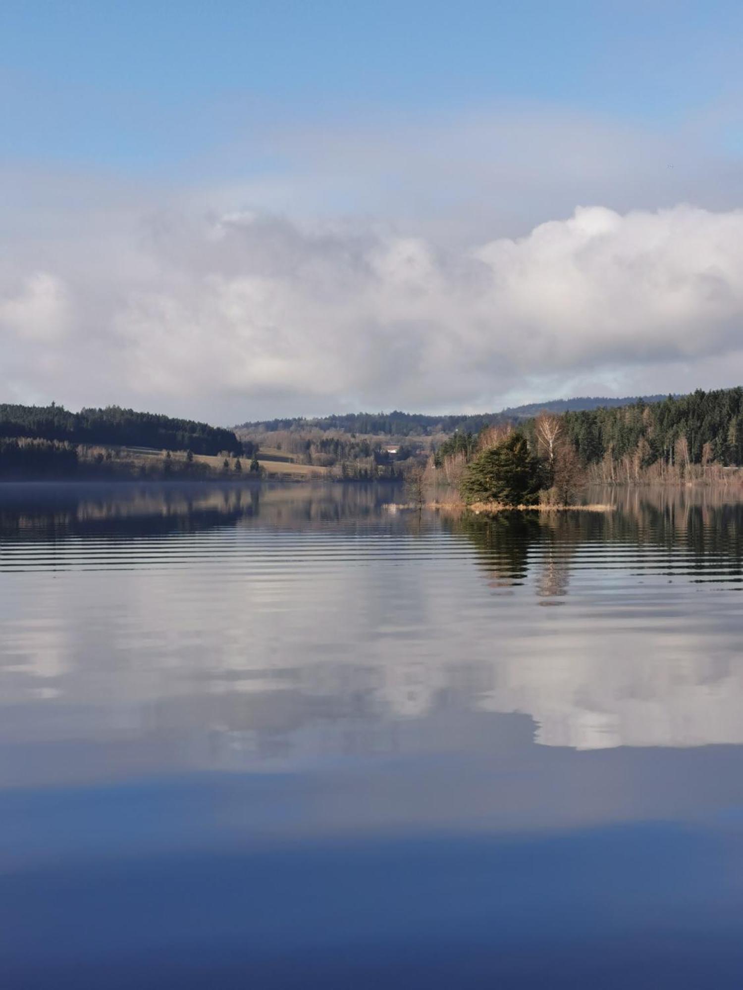 Apartman S Terasou A Vyhledem Na Jezero Lipno Kovářov Kültér fotó