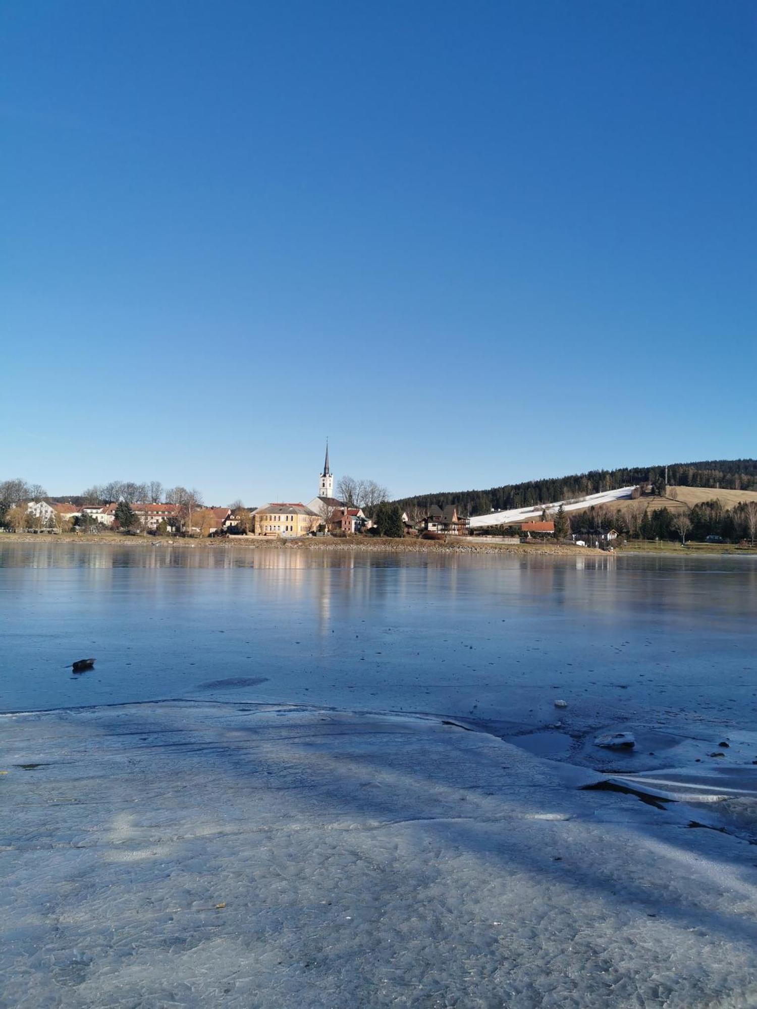 Apartman S Terasou A Vyhledem Na Jezero Lipno Kovářov Kültér fotó